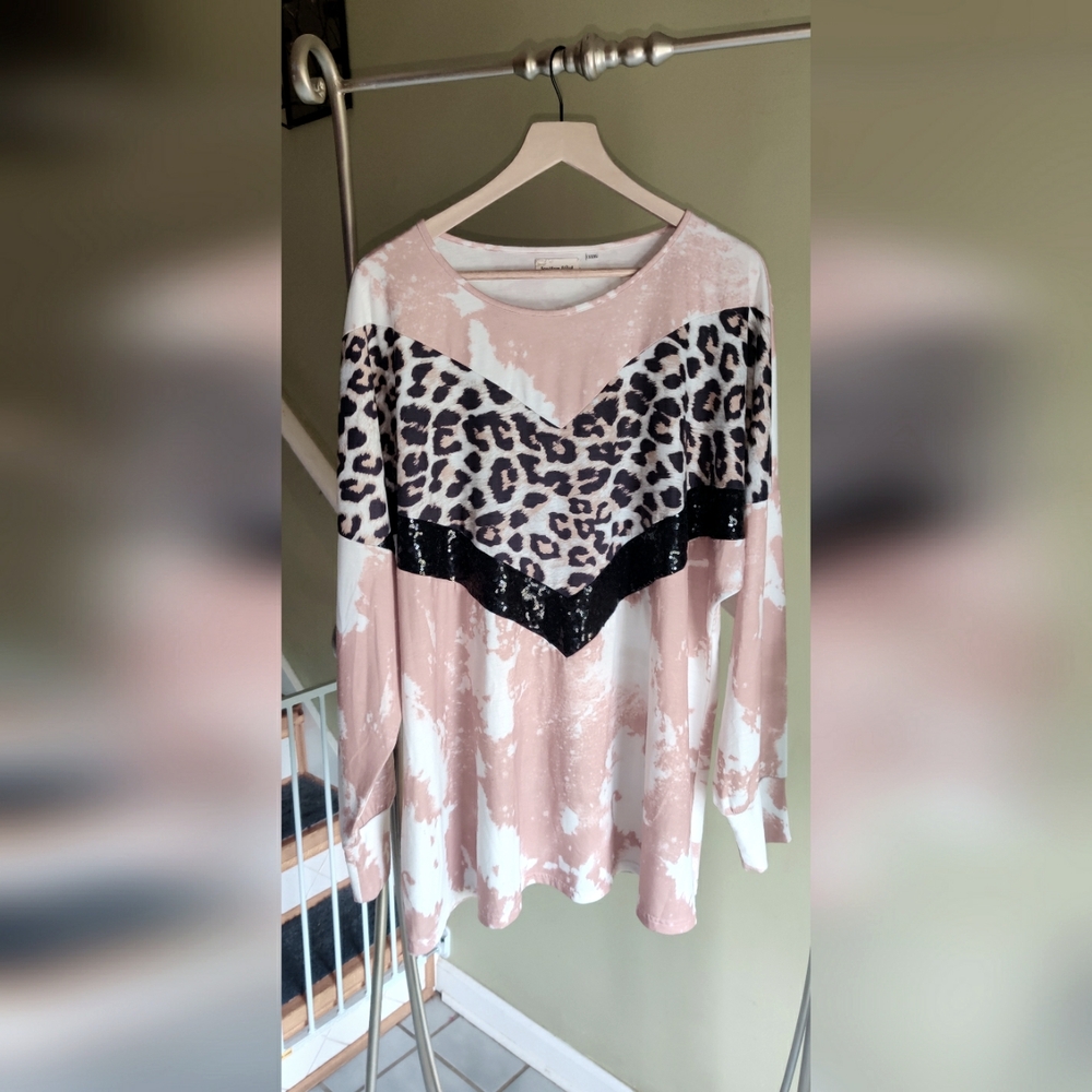 Southern Stitch size XXXL Leopard print and sequin super soft long sleeve top